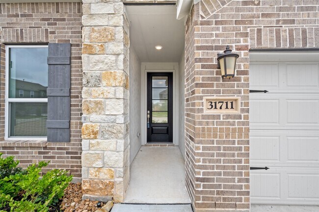 Building Photo - 31711 Wild Mdw Dr