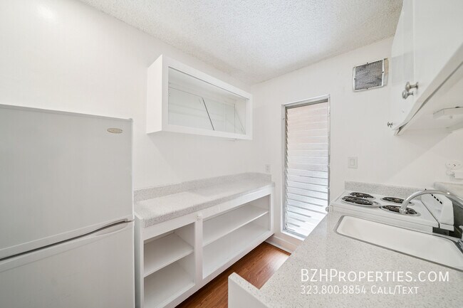 Foto del edificio - 7545 Hampton Ave