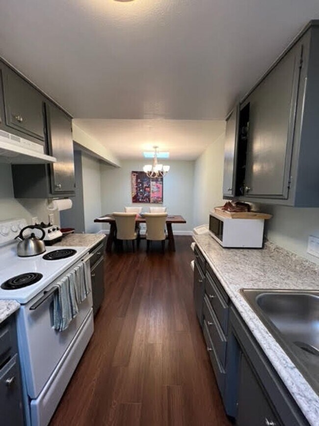 Foto del edificio - Charming 3 Bed 1 Bath Single Story Home - Great Location!