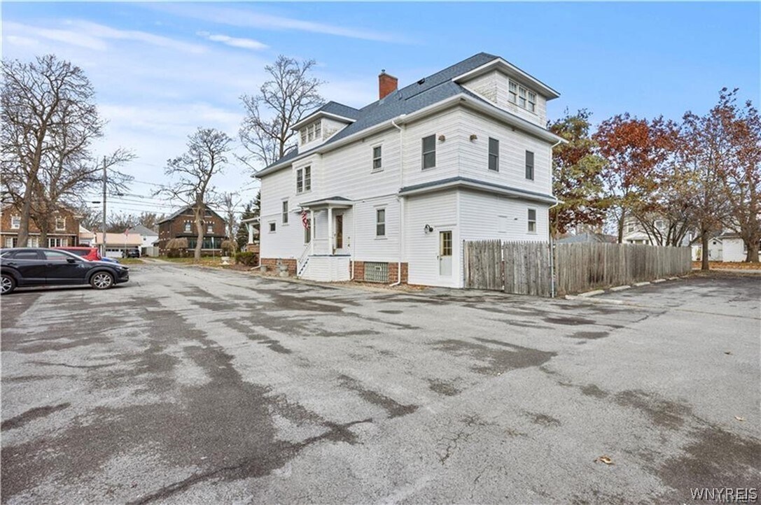 Foto del edificio - 319 Wheatfield St