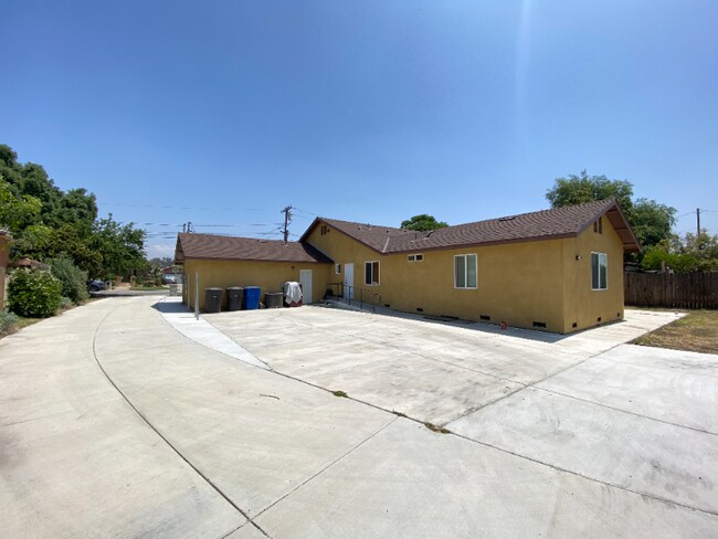 Building Photo - 4030 Witt Ave