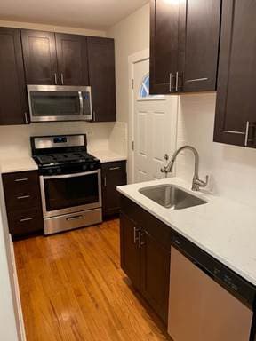 Building Photo - 5058 N Wolcott Ave