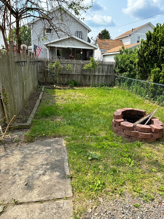 Building Photo - 1024 Farber Ct