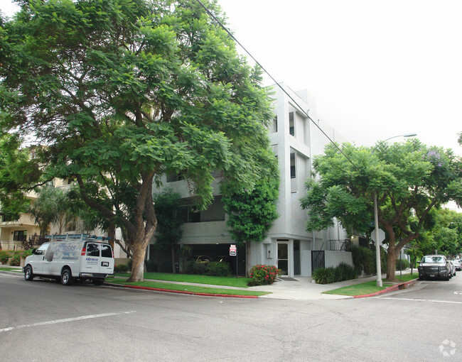 Building Photo - 1546 Camden Ave