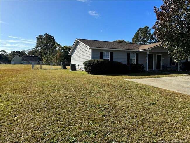 Building Photo - 201 Centipede Ln