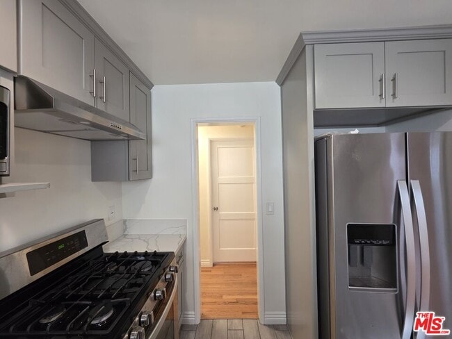Building Photo - 102 Gaviota Ave