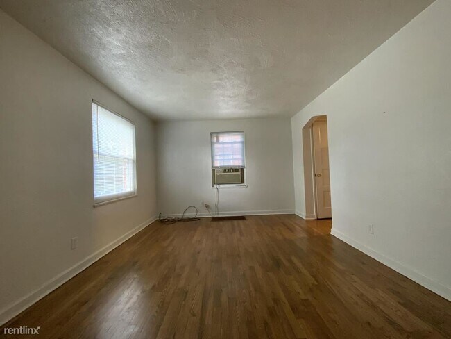 Building Photo - 2 br, 1 bath Townhome - 4434 Coleridge St