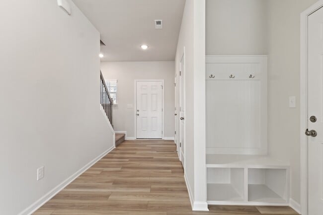 Building Photo - 5142 Tommy Ln