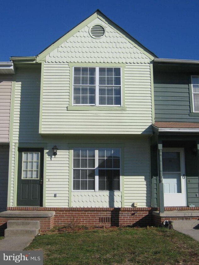 13 Swallow Ct, Charles Town, WV 25414 Townhouse for Rent in Charles Town, WV
