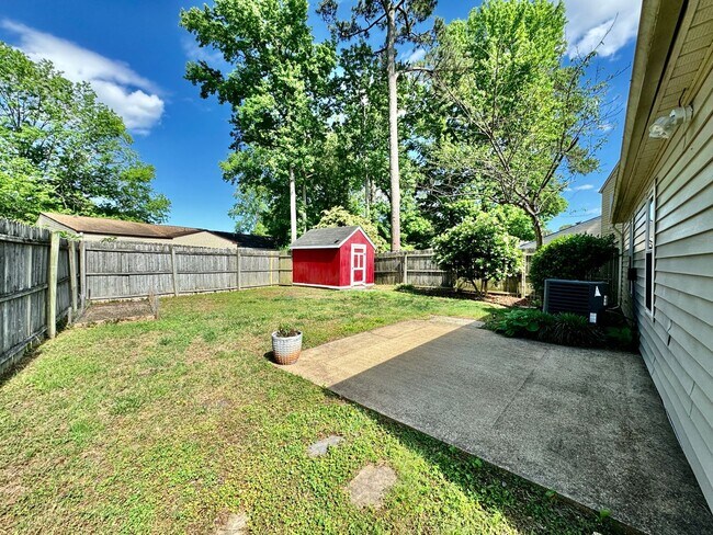 Building Photo - READY NOW!! 3-Bedroom Home in Redwing w/At...