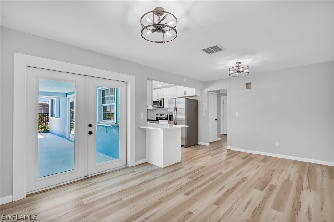 Foto principal - 5230 Sarasota Ct