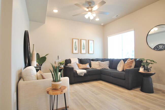 Foto del edificio - 664 N Fairfield Rd