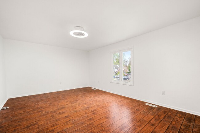 Foto del edificio - 302 Pinebrooke Cir