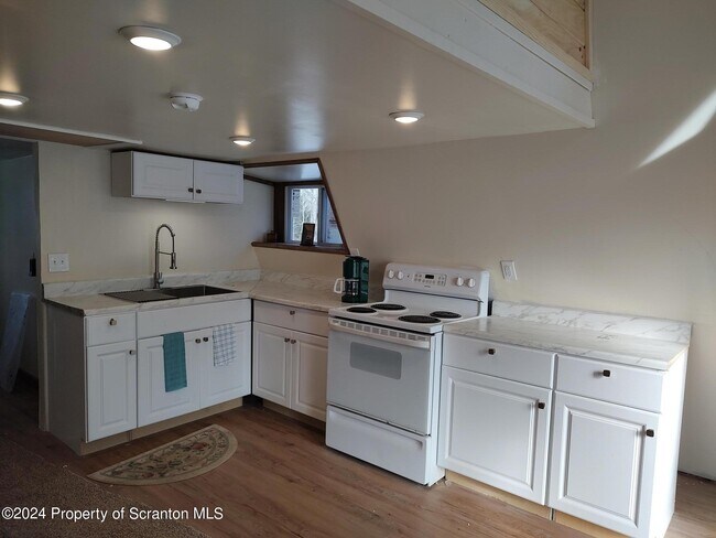 Building Photo - 1247 Woodhaven Dr