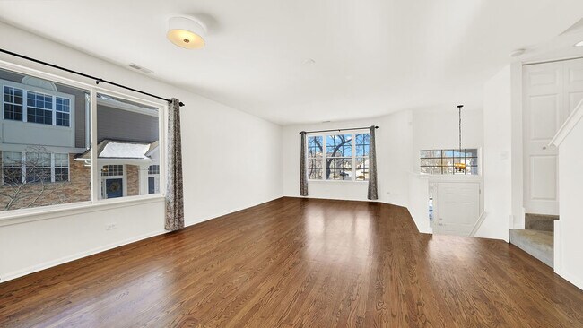 Building Photo - 2751 Woodmere Dr