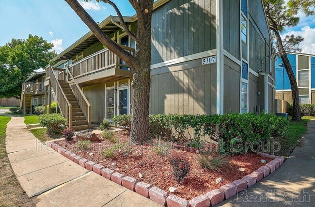 Foto del edificio - 4657 S Darlington Ave
