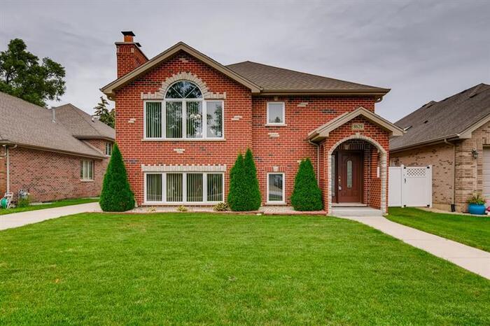 Primary Photo - 8629 S McVicker Ave, Burbank, IL, 60638