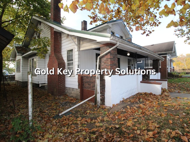 Building Photo - 815 N Elm St