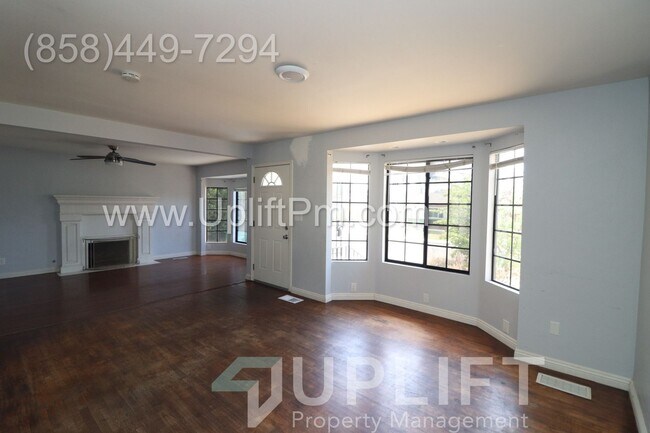 Building Photo - Casita Way (4025)