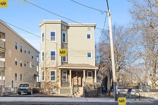 Building Photo - 361 Washington St