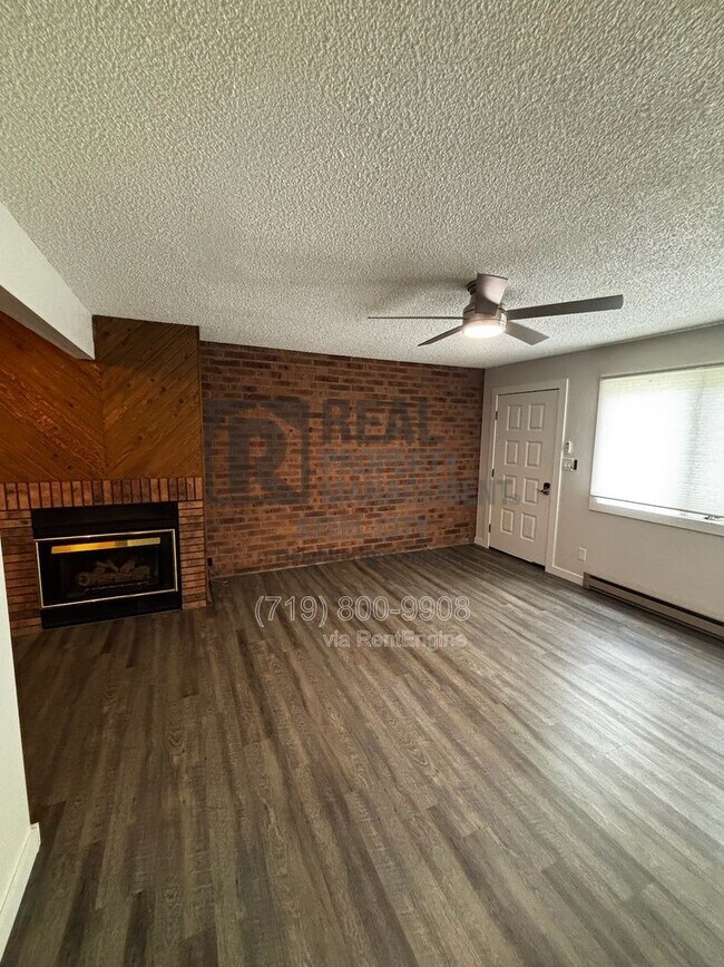 Foto del edificio - 2107 Chatalet Ln