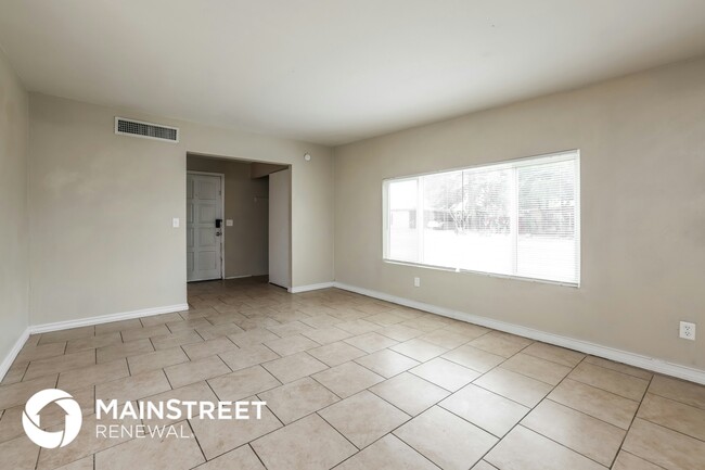 Foto del edificio - 6711 E 45th St