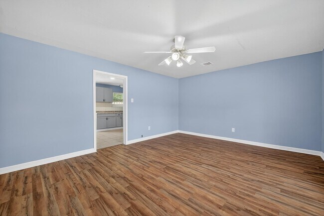 Building Photo - 5534 Thrush Dr