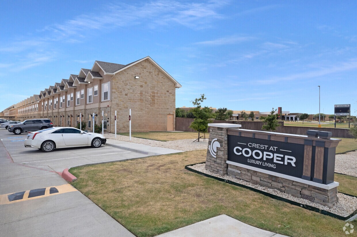 Crest at Cooper Townhomes for Rent Lubbock, TX