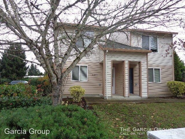 Primary Photo - 2222-2238 SE 44th Ave