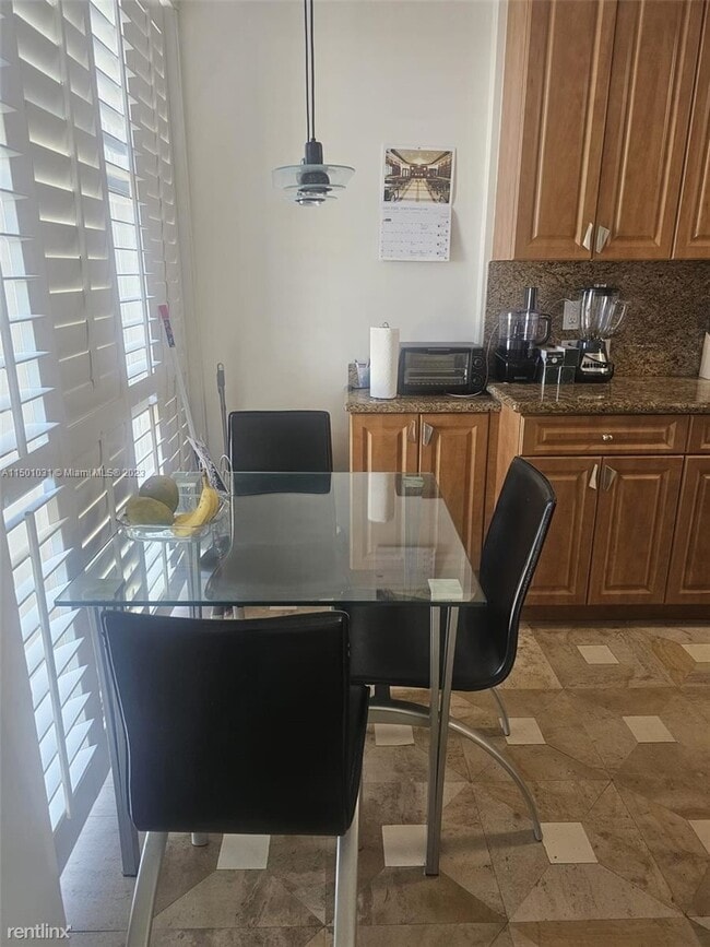 Foto del edificio - 3 br, 2.5 bath House - 18181 NE 31st Ct Ap...