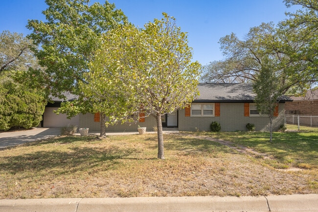 Foto del edificio - 403 Palo Duro Dr