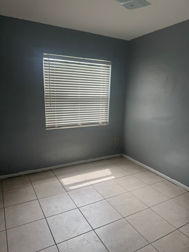Building Photo - 4837 Shoshone St