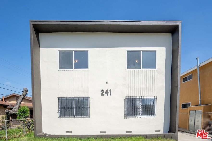 Primary Photo - 241 W 84th St