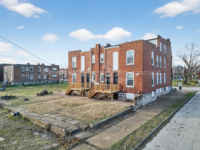 Foto del edificio - 2100 Adelaide Ave