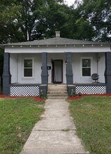 Building Photo - 2341 Parker Ave