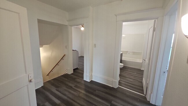 Foto del edificio - 139 32nd St NE
