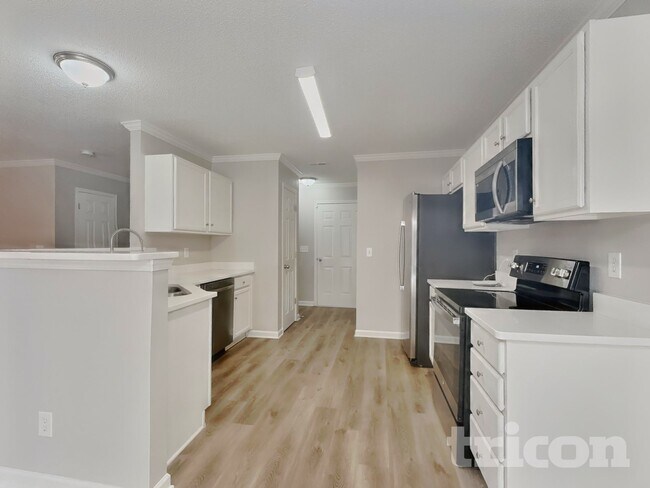 Foto del edificio - 6231 Creekbrooke Ct