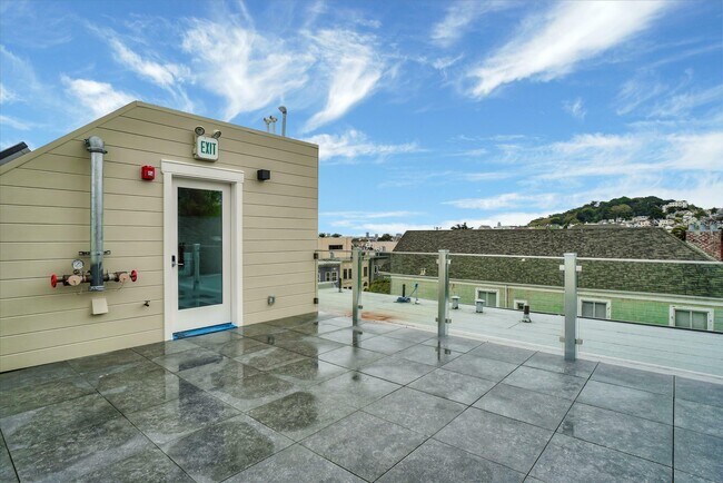 Foto del edificio - 1010 Stanyan St