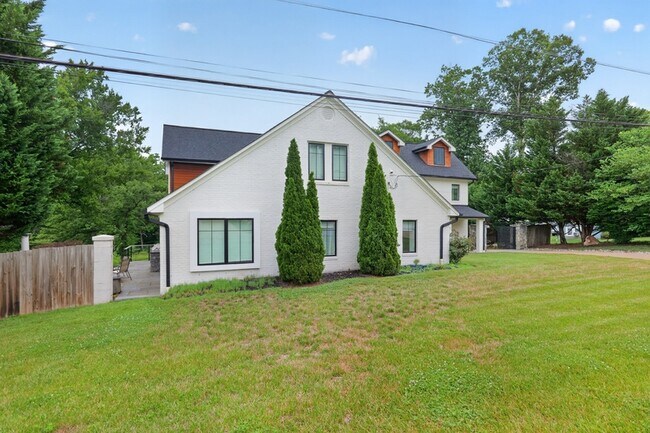 Building Photo - 7818 Leland Rd