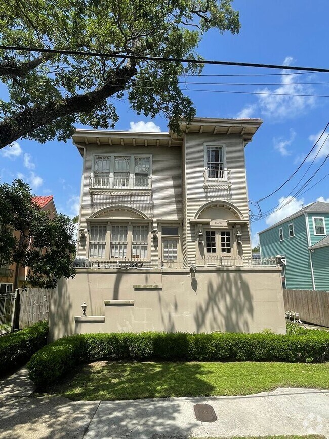 Building Photo - 3620-3620 Napoleon Ave