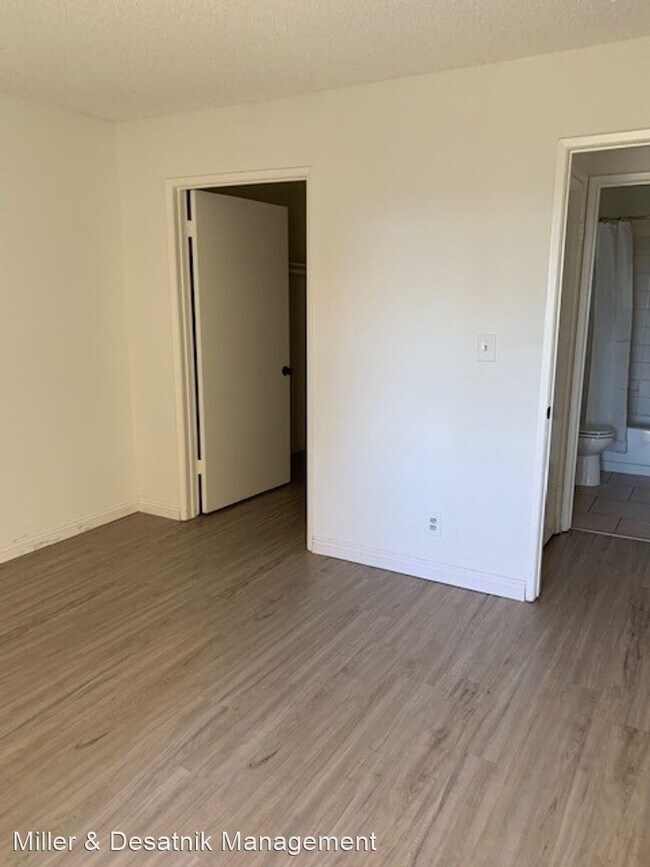 Foto del edificio - 10323 Woodbine St