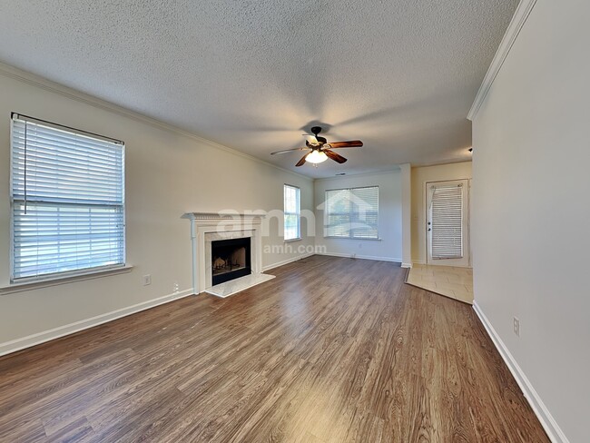 Foto del edificio - 3226 Silver Spur Ct