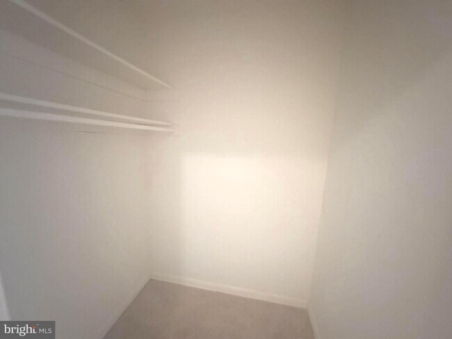 Foto del edificio - 8865 Roll Right Ct