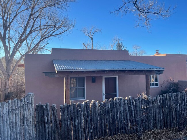 Building Photo - 950 Santander Lane *LEASE PENDING*
