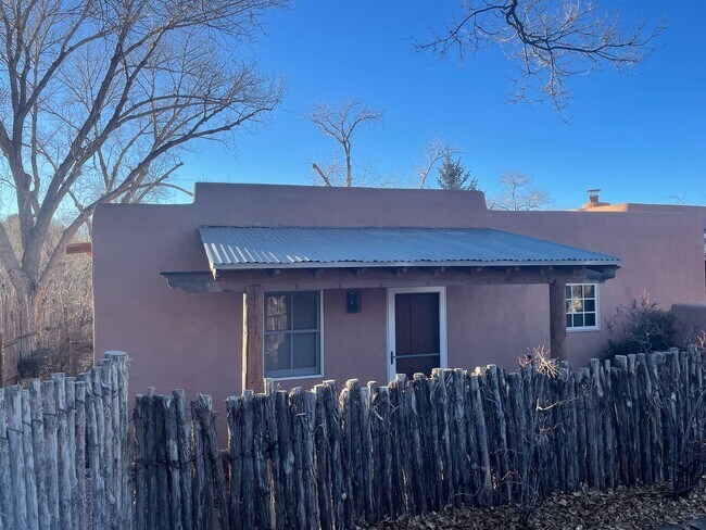 Foto del edificio - 950 Santander Lane *LEASE PENDING*