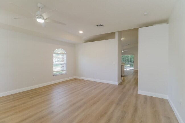 Building Photo - 7814 Chadwick Dr