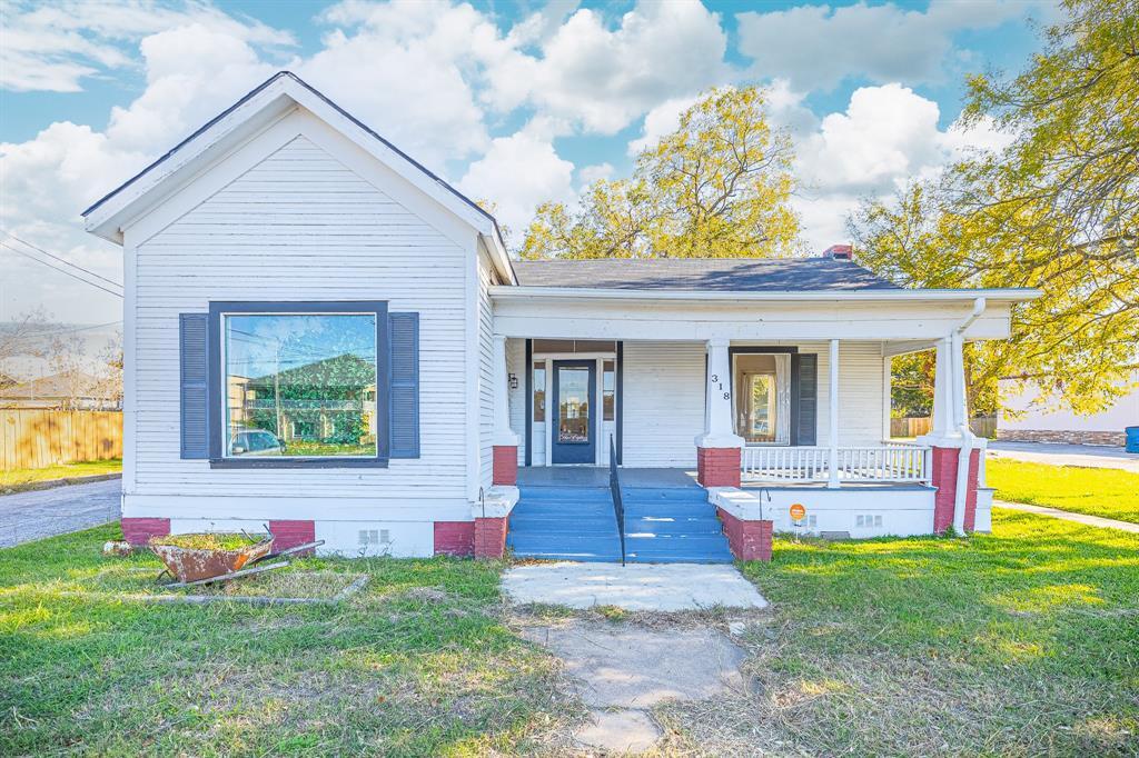 Primary Photo - 318 E Washington Ave