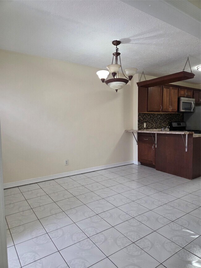 Building Photo - 1628 Allerton Ave