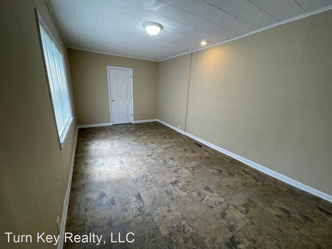 Building Photo - 4 br, 1 bath House - 301 Midwood Avenue