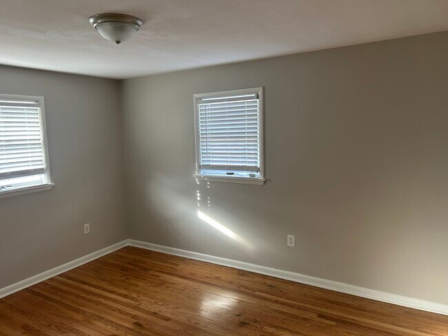 Foto del edificio - 2328 Farnsley Rd